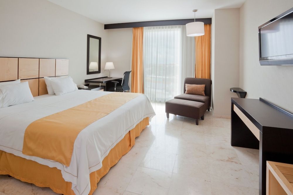 Standard Room, 1 King Bed, Accessible