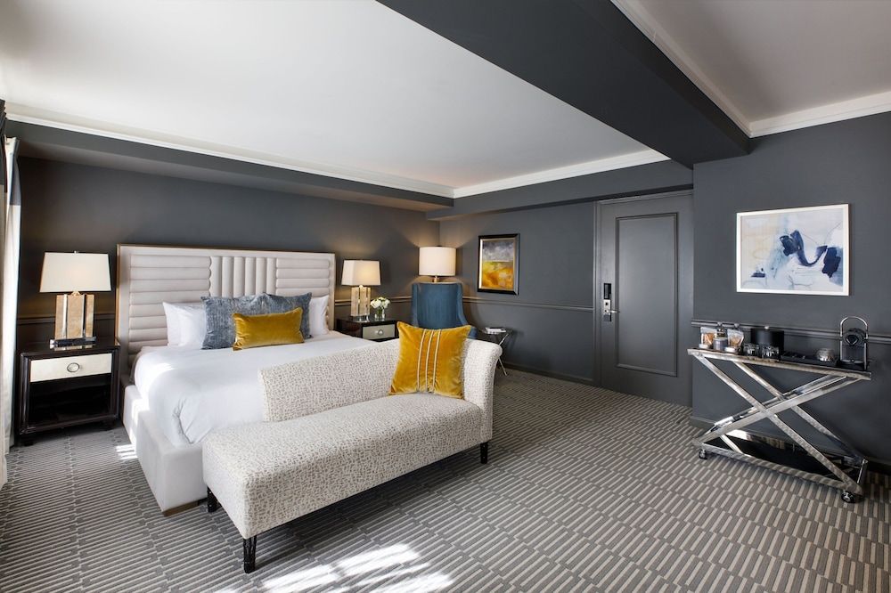 Executive Room, 1 King Bed (Mobility/Hearing Access, Roll-in Shwr)