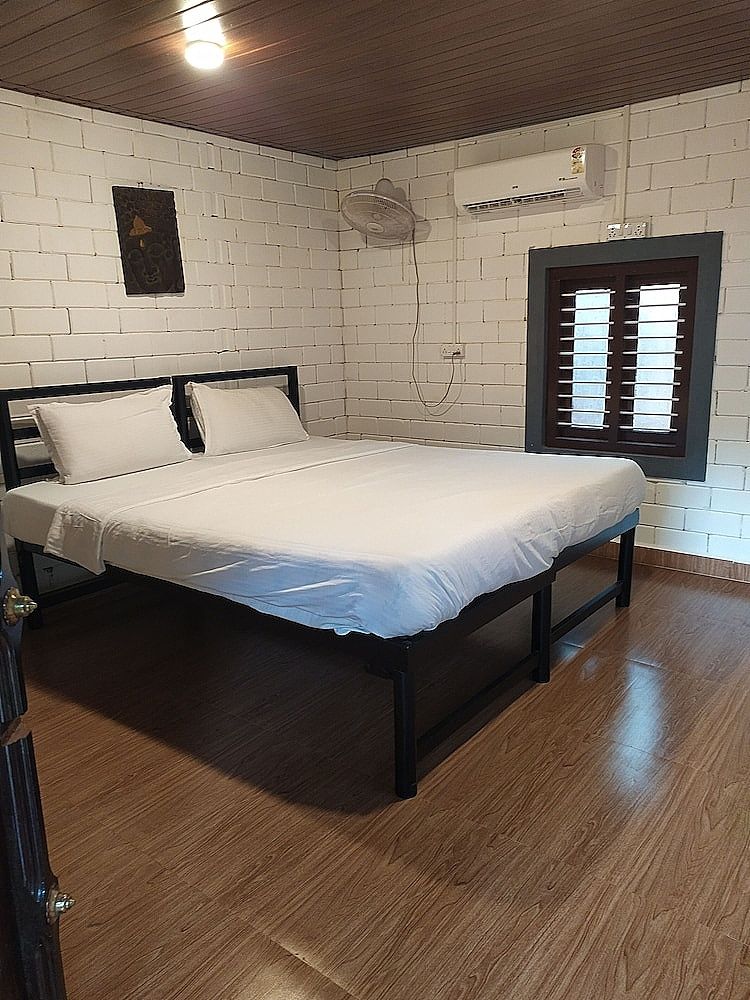 Palm Trees Ayurvedic Heritage Twin Room