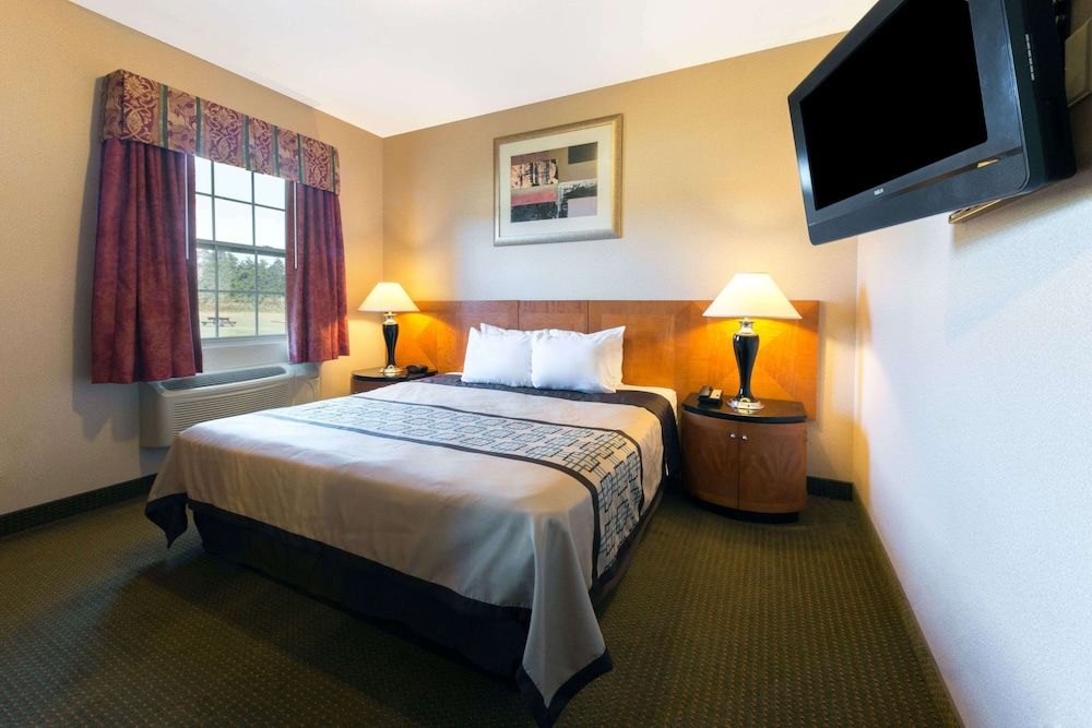Suite, 2 Bedrooms, Non Smoking (1 King Bed & 1 Queen Bed)