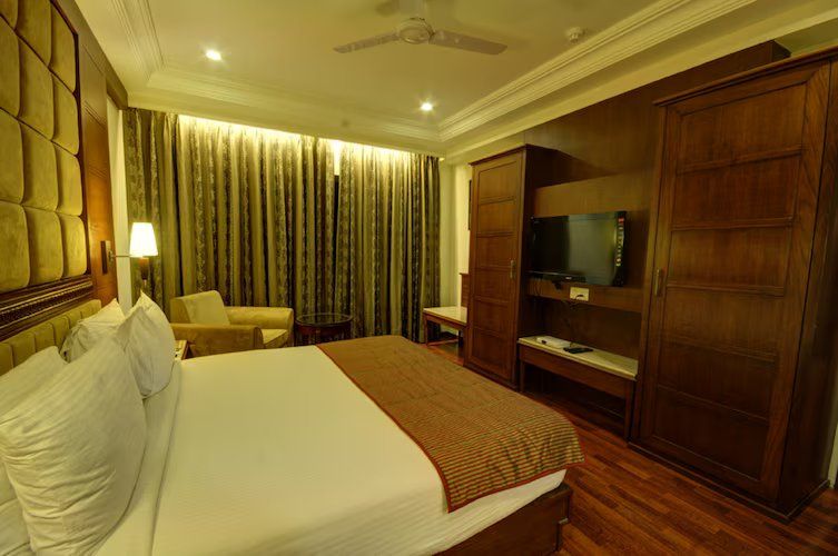 Hotel Kailash International Executive Room 3