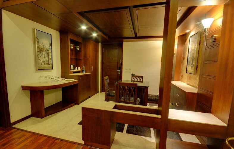 Hotel Kailash International Suite Room 11