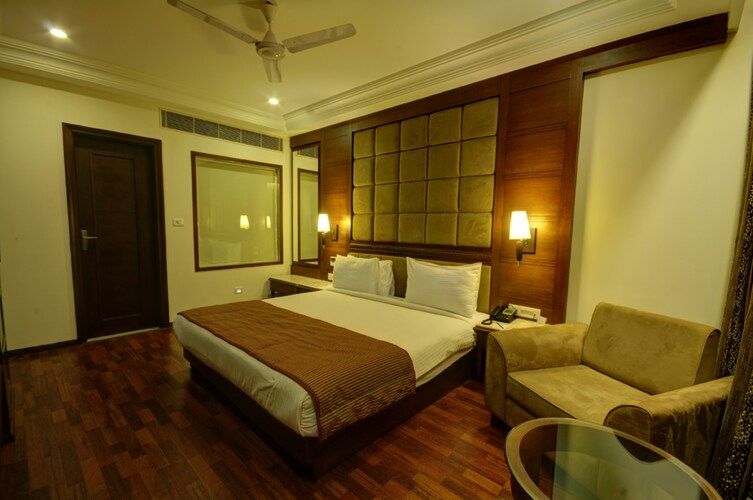 Hotel Kailash International Suite Room 6