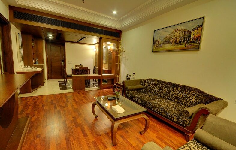 Hotel Kailash International Suite Room 14