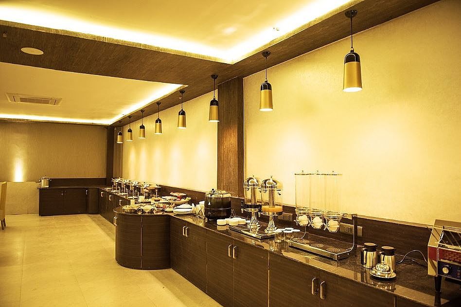 Food & Dining