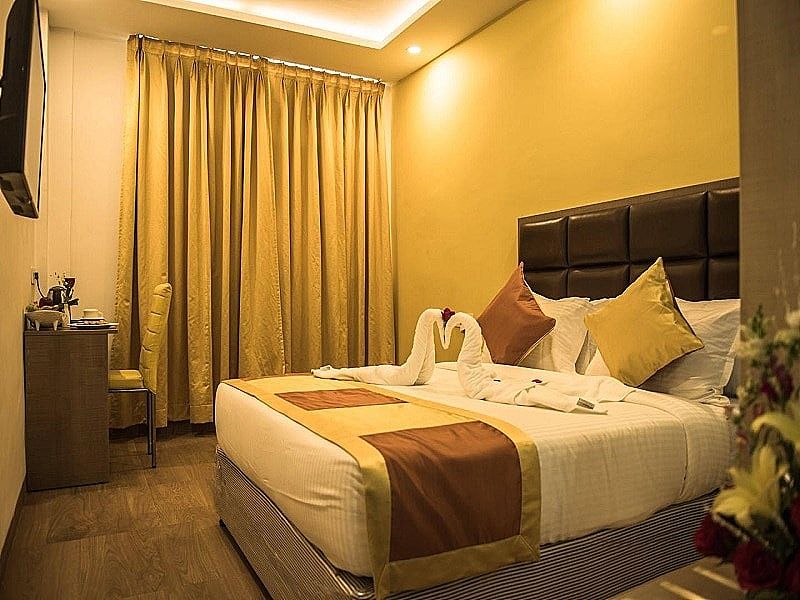 Cosmopolitan Hotel Deluxe Room 2