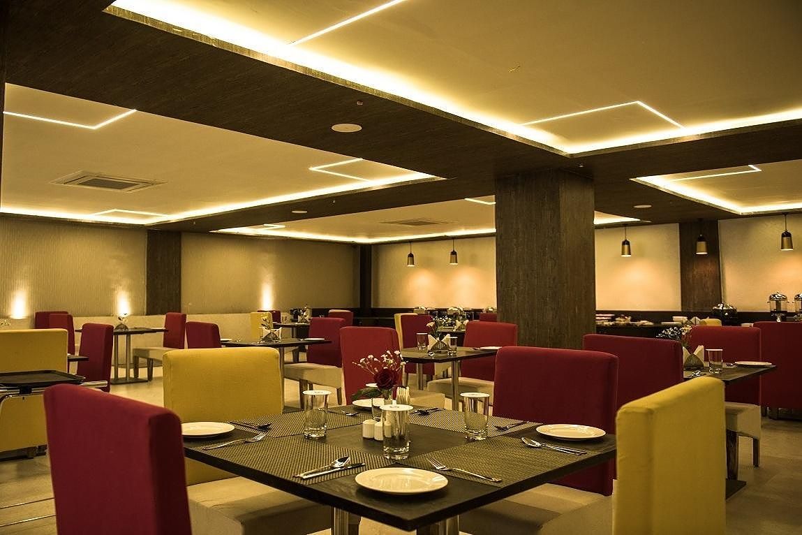 Food & Dining