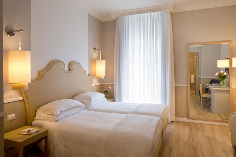 undefined Starhotels Terminus 7