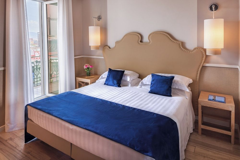 undefined Starhotels Terminus
