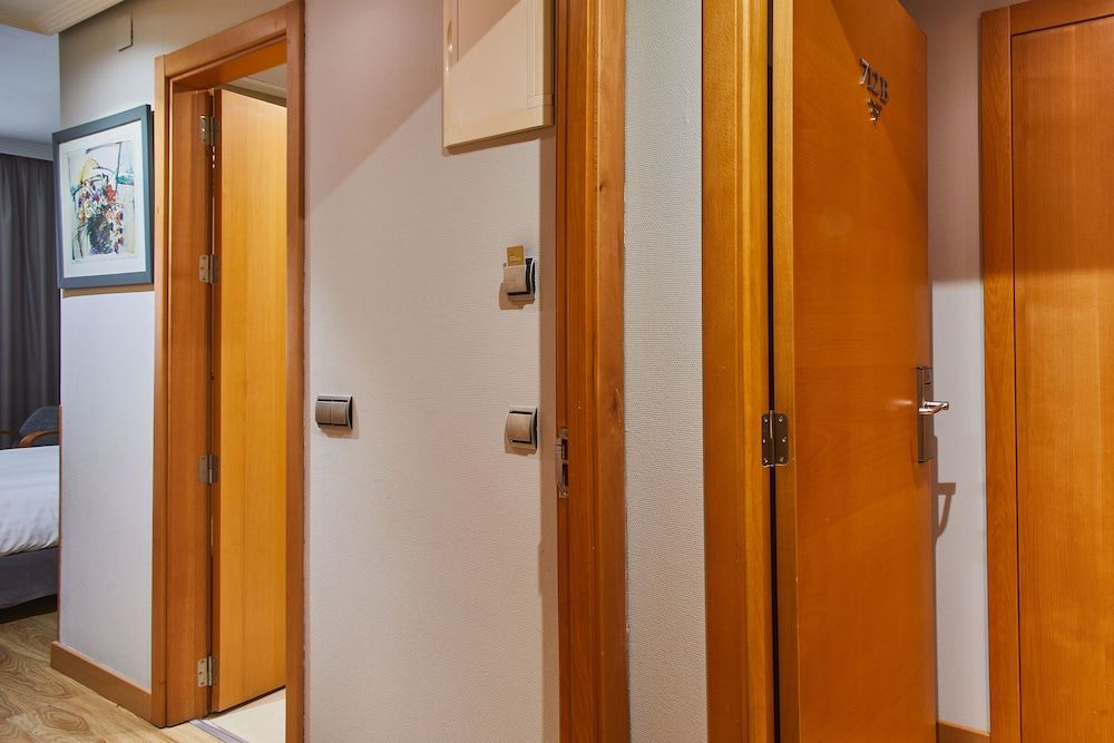 Hotel Silken Juan de Austria Family Room 12