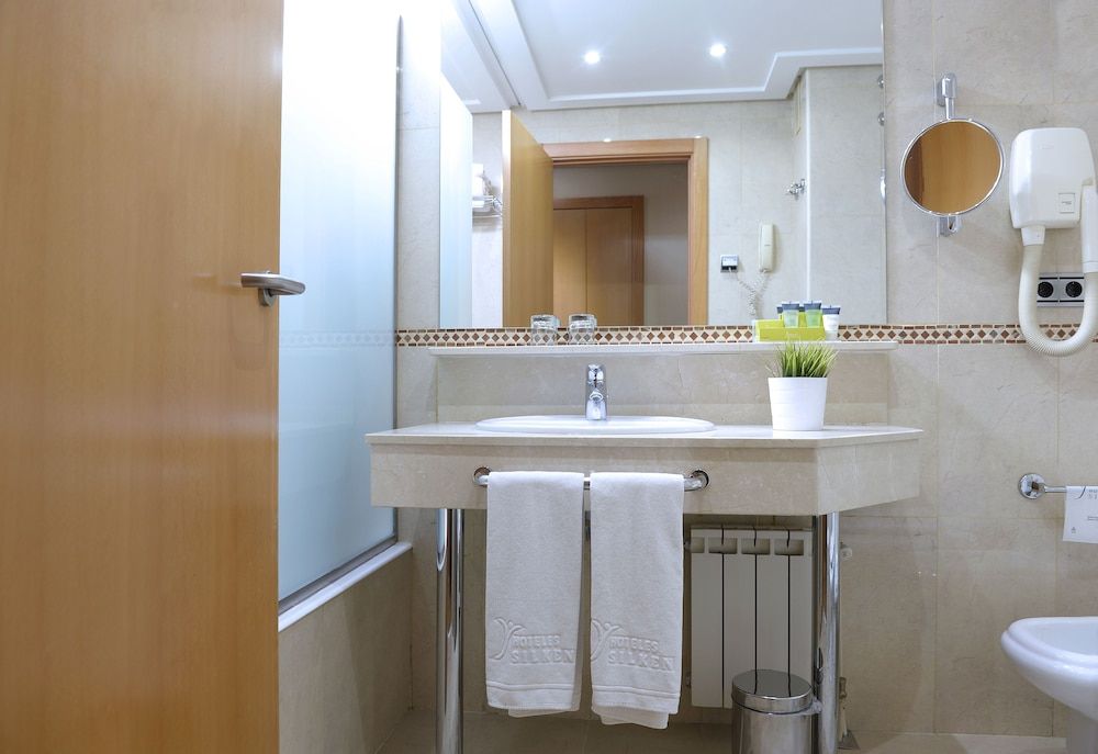 Hotel Silken Juan de Austria Standard Room 13