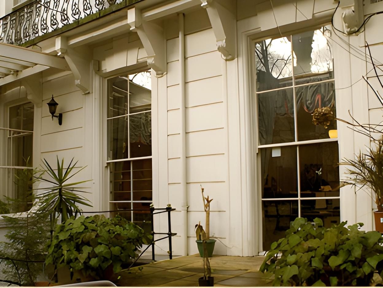 undefined Pembridge Palace Hotel 6