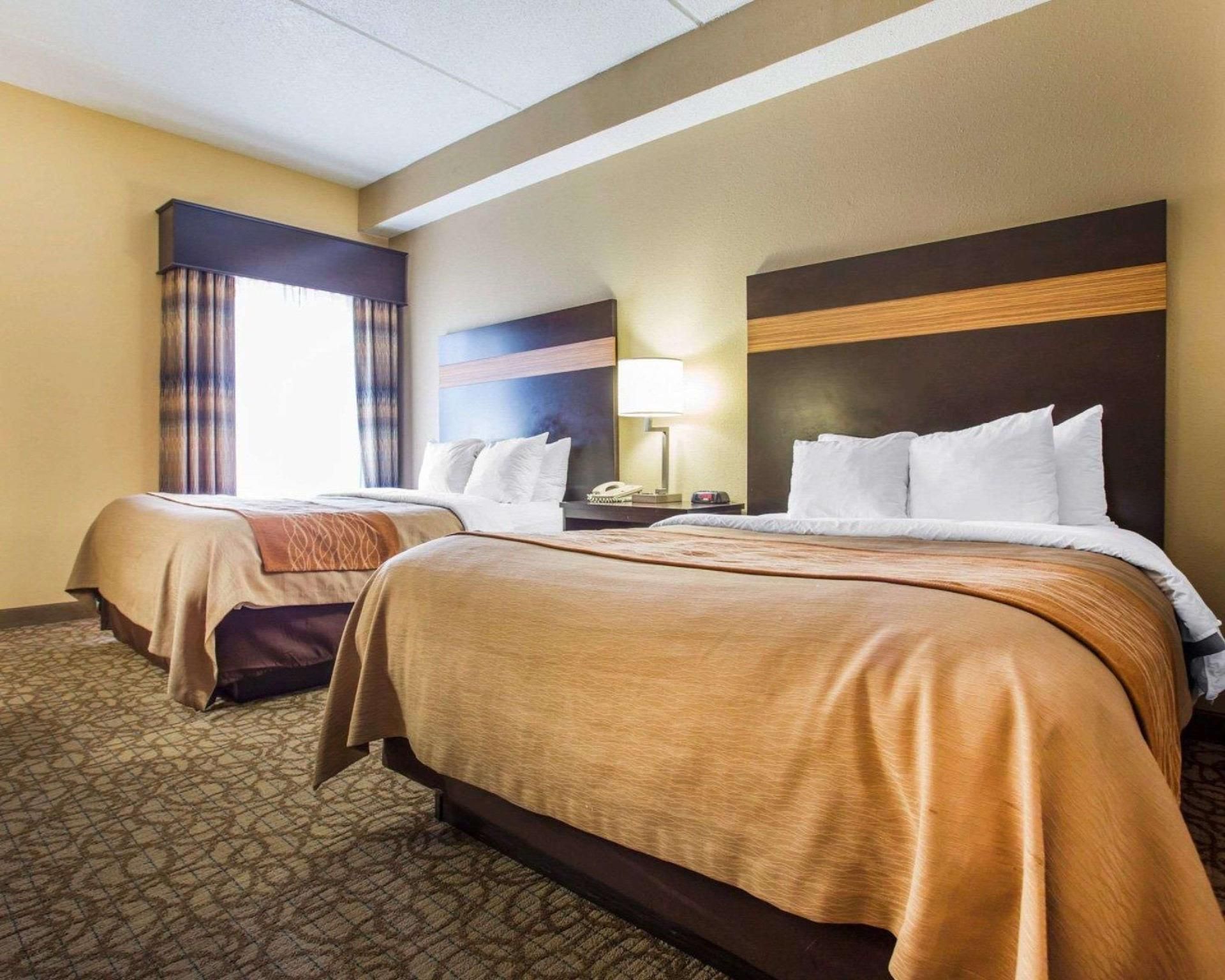 2 Queen Beds, Suite, Nonsmoking