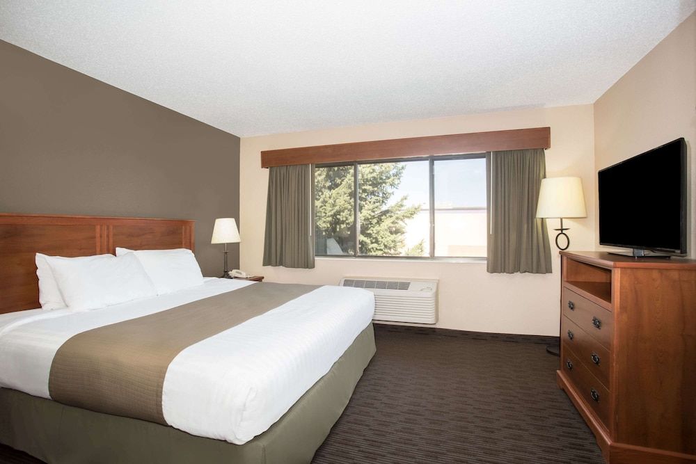 Suite, 1 King Bed, Non Smoking