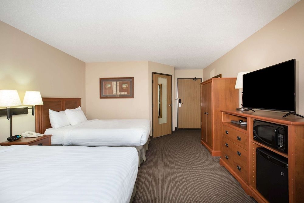 Room, 2 Queen Beds, Non Smoking