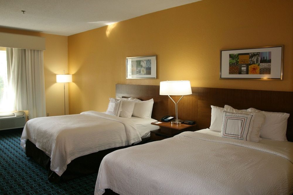 Room, 2 Queen Beds, Accessible Bathtub