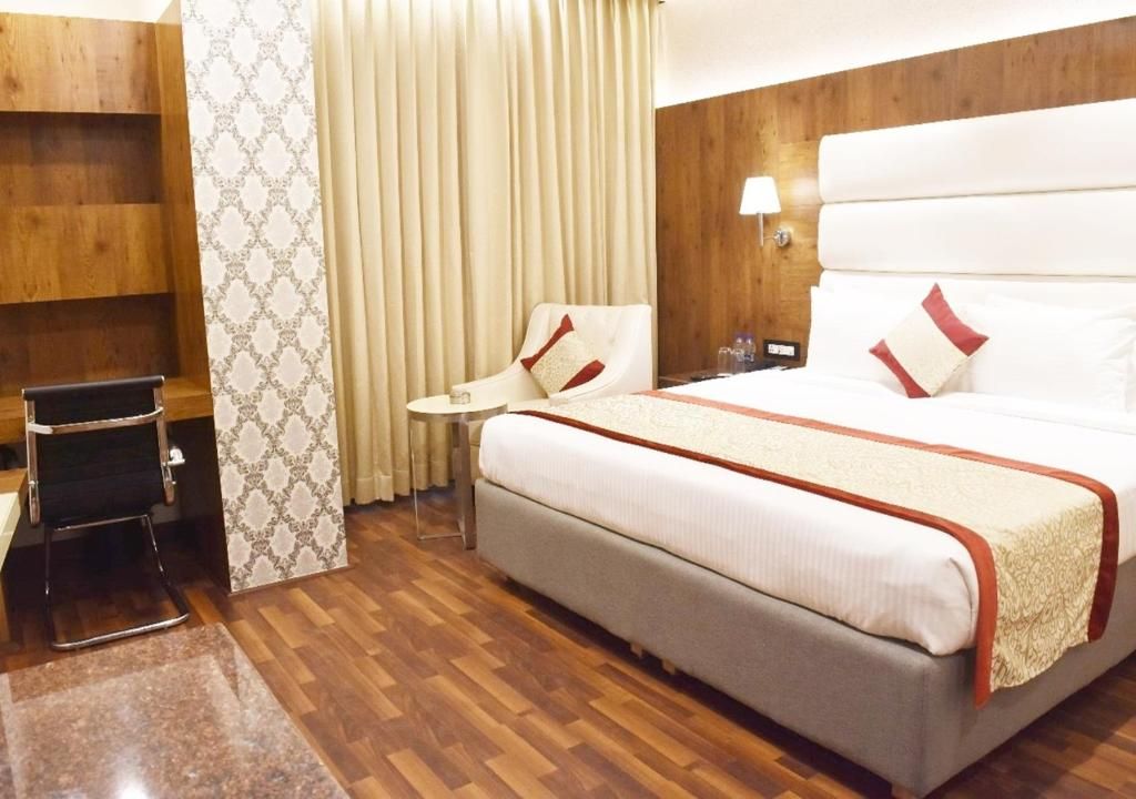 SS Lumina Deluxe Double Room 4