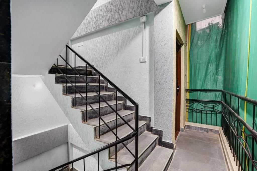 undefined Urban Stay 6