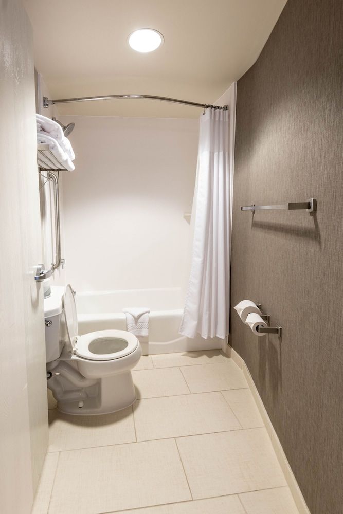 Suite, Multiple Beds (Mobility Accessible, Roll-in Shower)