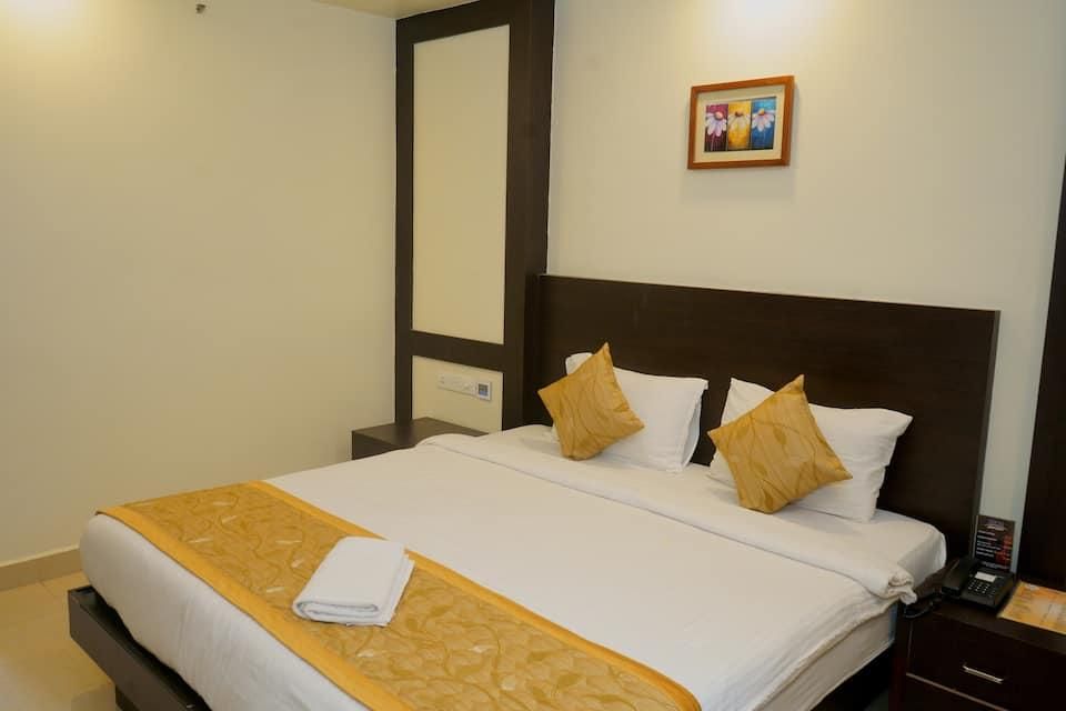 Geo Hotel Deluxe Room 3