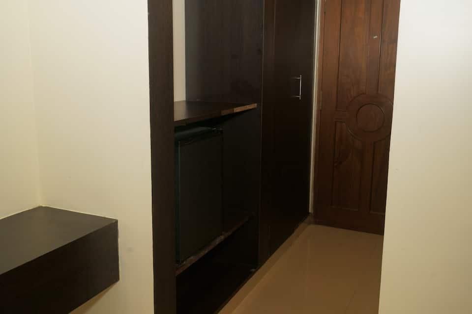 Geo Hotel Deluxe Room 8