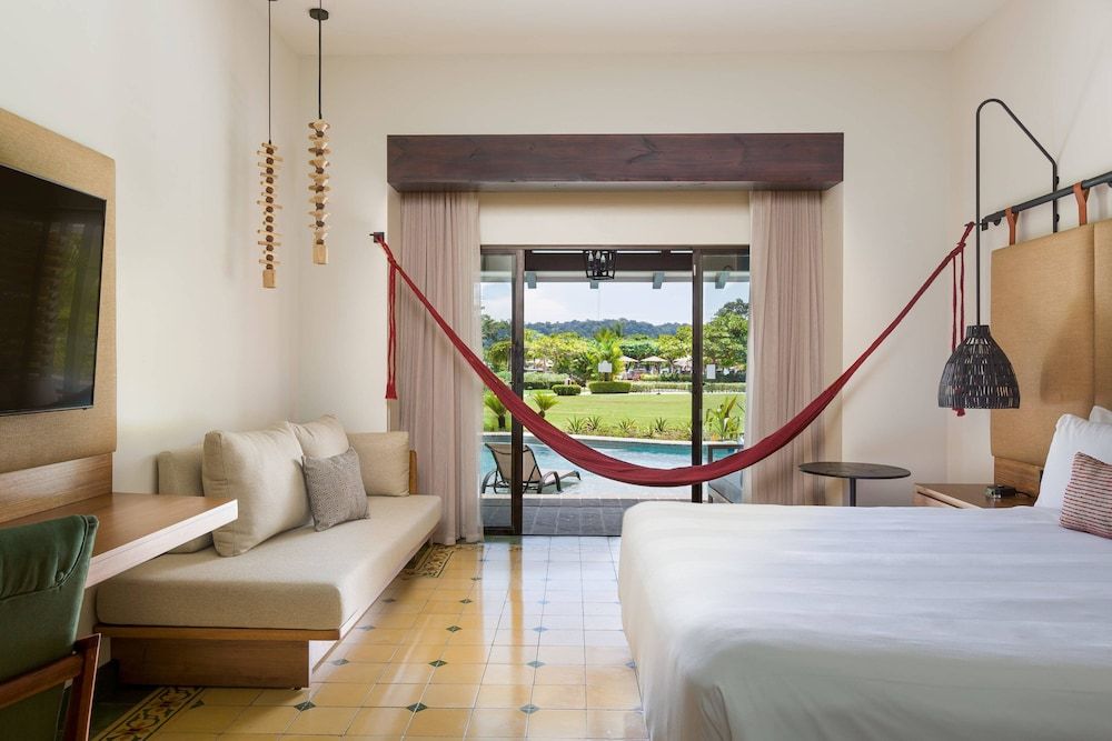Room, 1 King Bed, Non Smoking, Pool Access