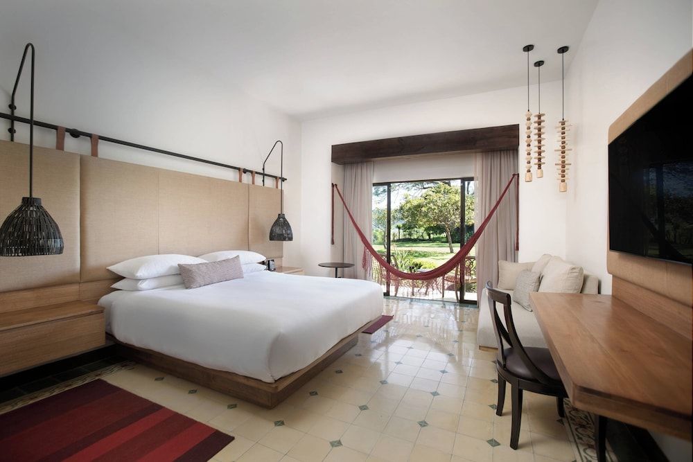 Room, 1 King Bed, Non Smoking, Balcony (Ocean View)