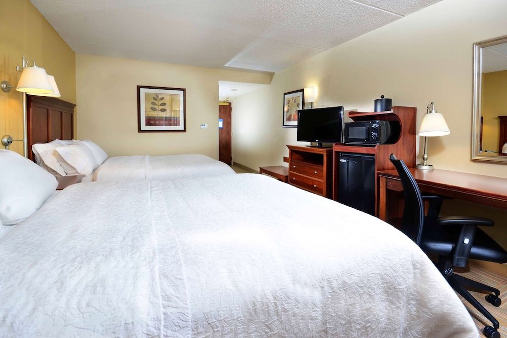 2 Queen Room