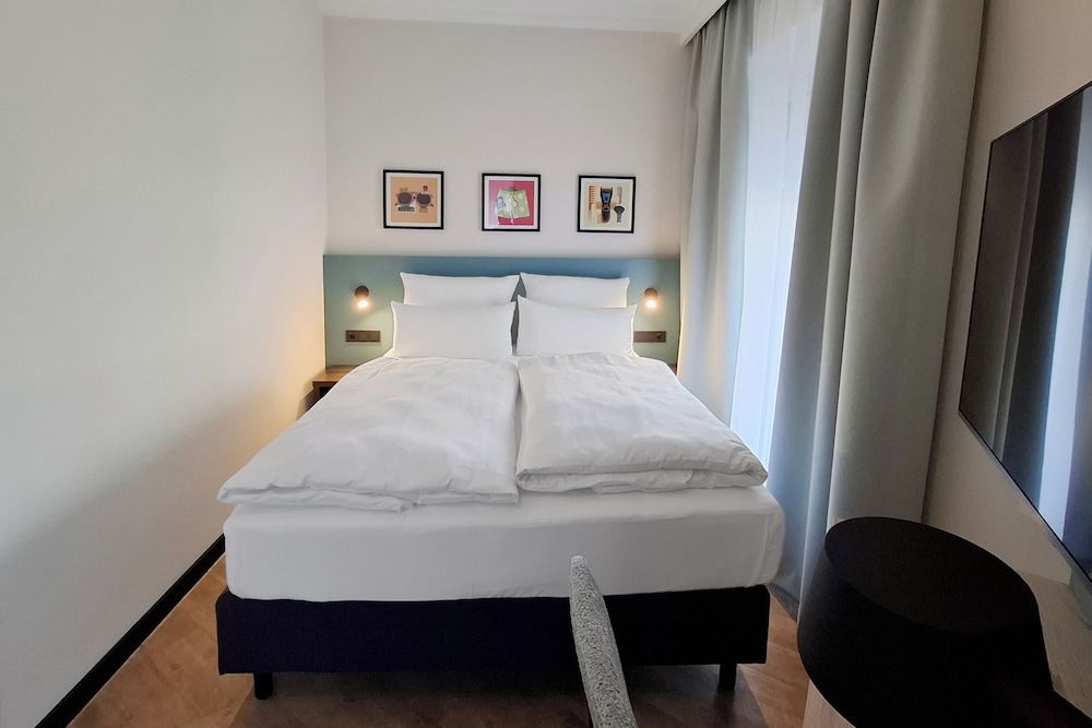 undefined Hotel Continental Frankfurt 2