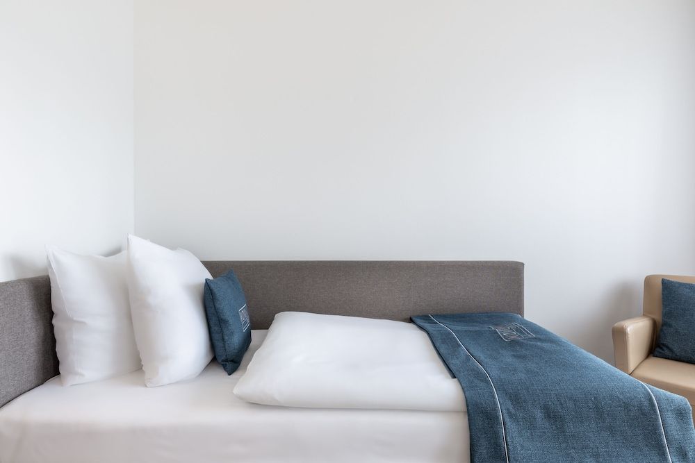 Hotel Continental Frankfurt Standard Triple Room