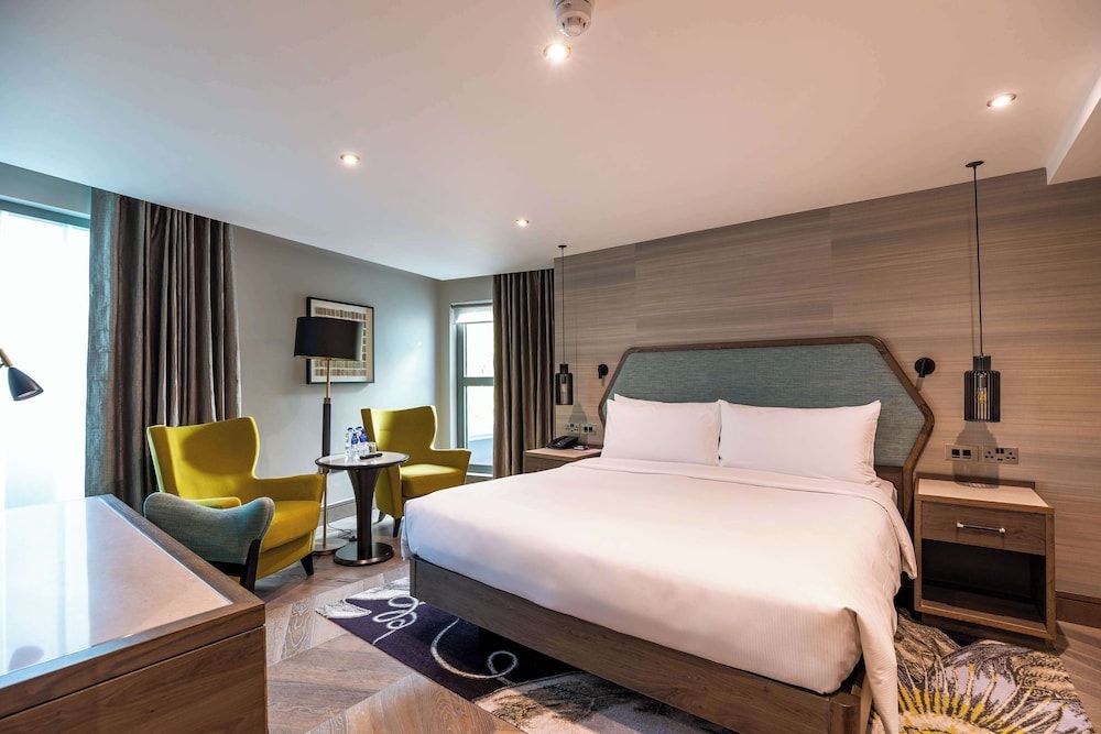 undefined DoubleTree by Hilton London West End 6