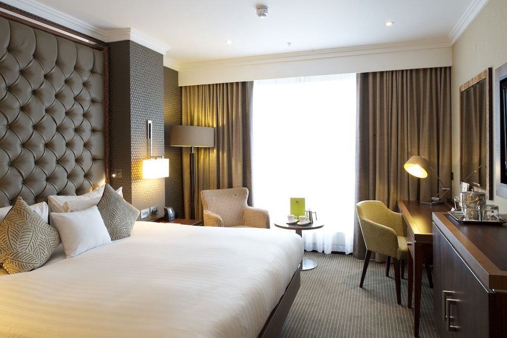 undefined DoubleTree by Hilton London West End 9