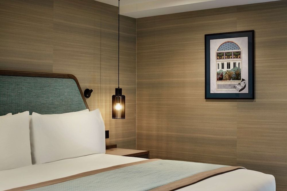 undefined DoubleTree by Hilton London West End 2