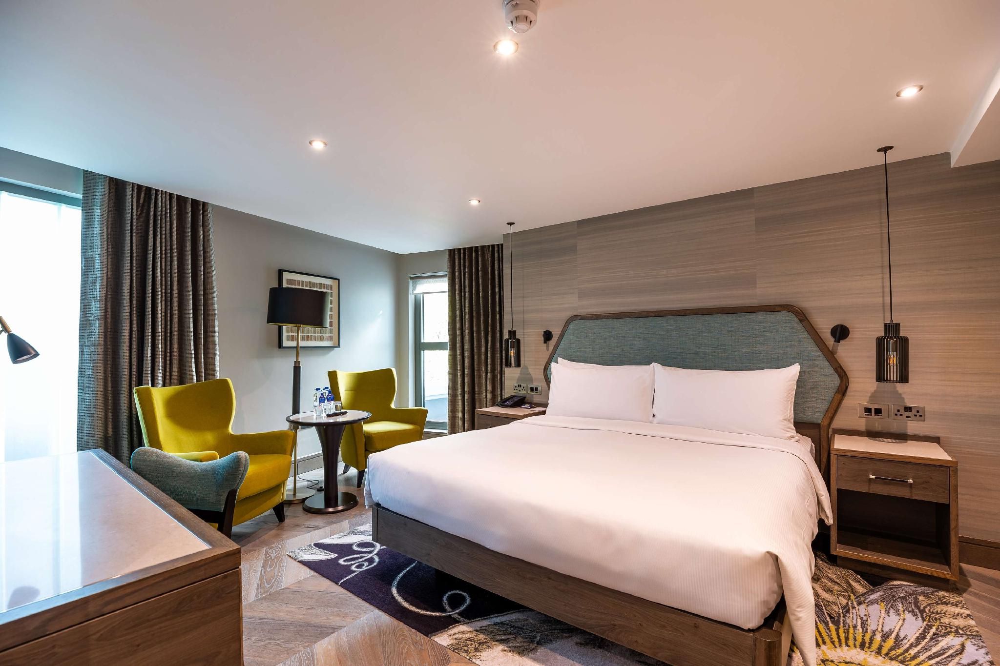 undefined DoubleTree by Hilton London West End 6