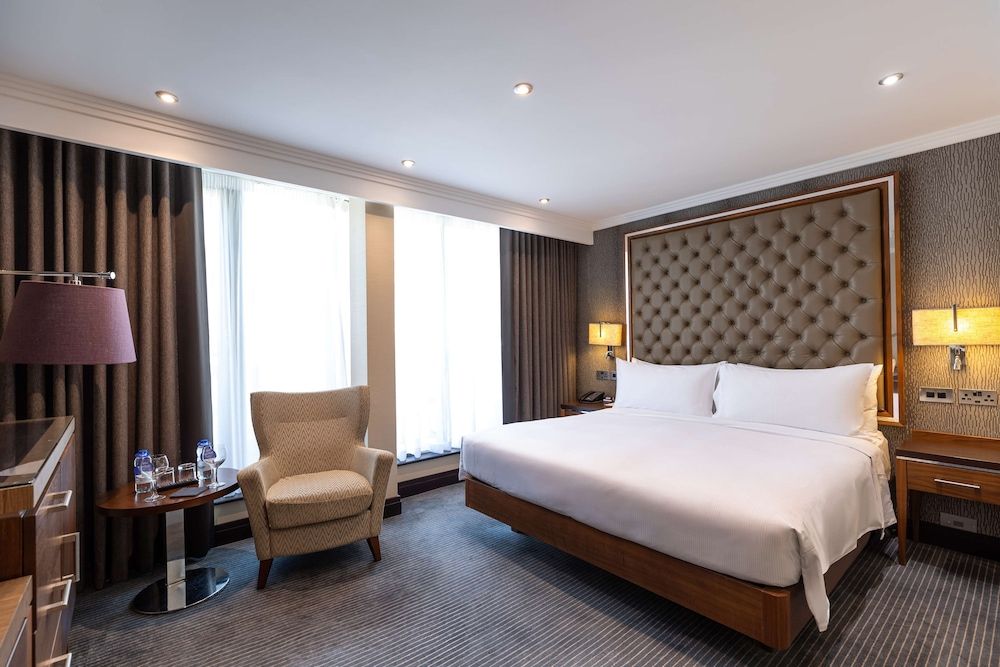 undefined DoubleTree by Hilton London West End 5