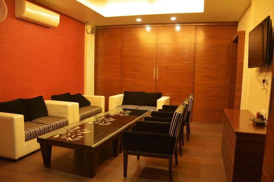 undefined Green Hotel	Pathankot 4