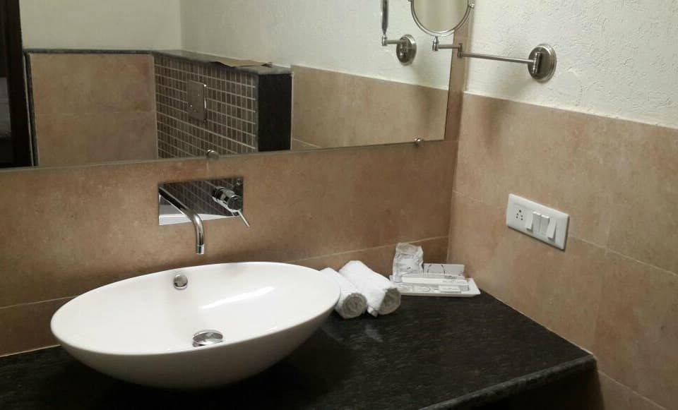 Green Hotel	Pathankot Deluxe Twin Bed 4