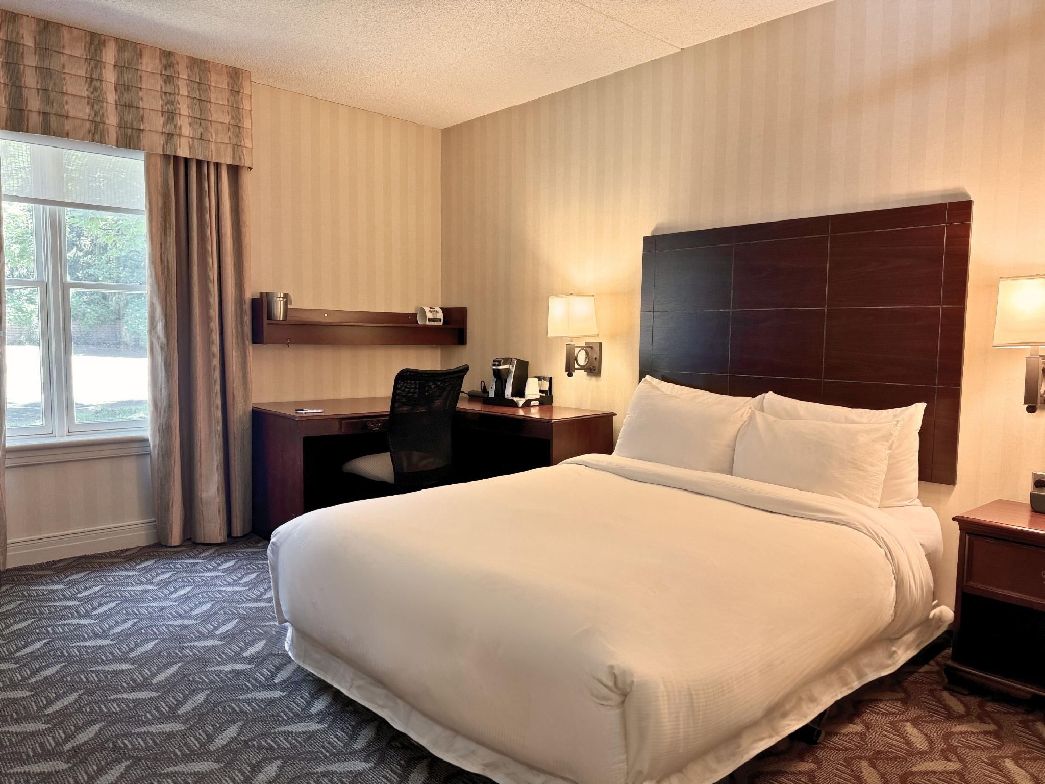 Spencer Hotel and Conference Centre Accessible - 1 Queen 2