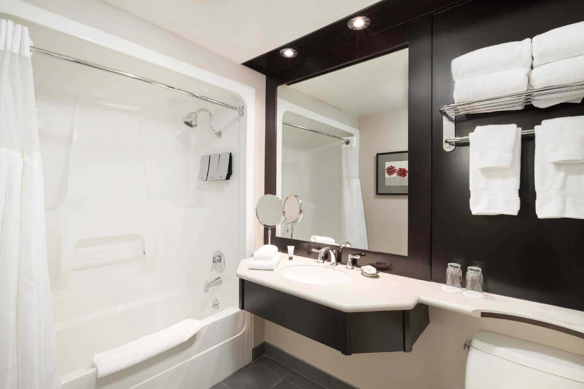 1 King Bed Executive Non-Smoking