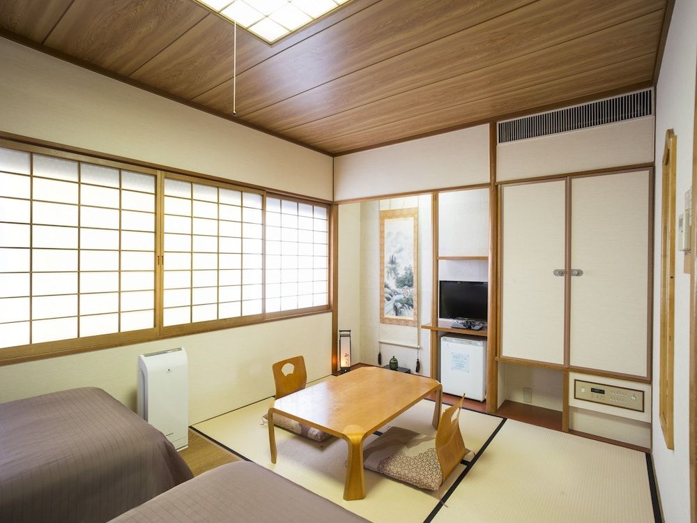 Japanese Western Style Non-Smoking (2 Beds, 2 Japanese Futons)