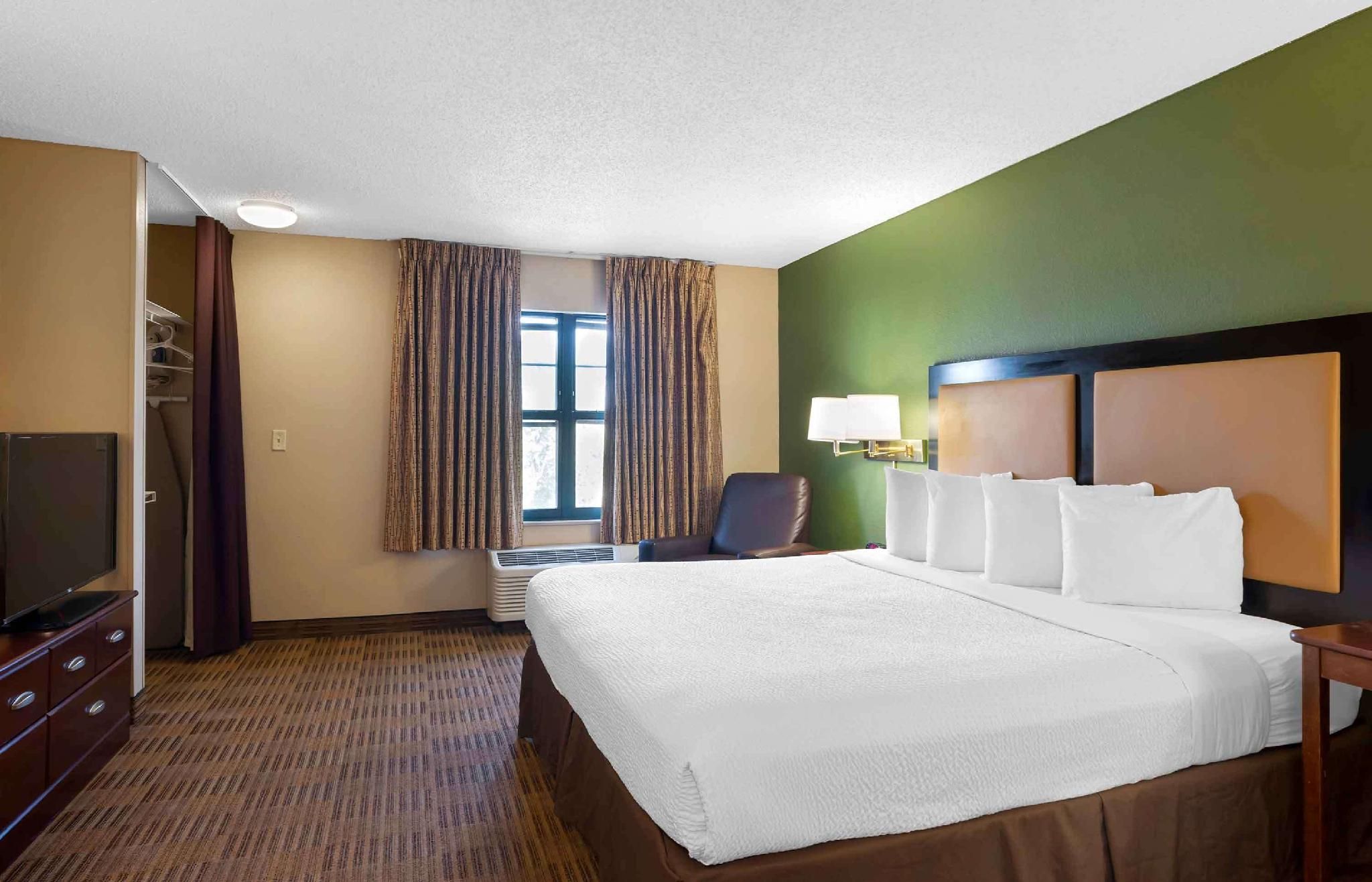 Extended Stay America Select Suites Denver Tech Center Central Deluxe King Accessible Non-Smoking