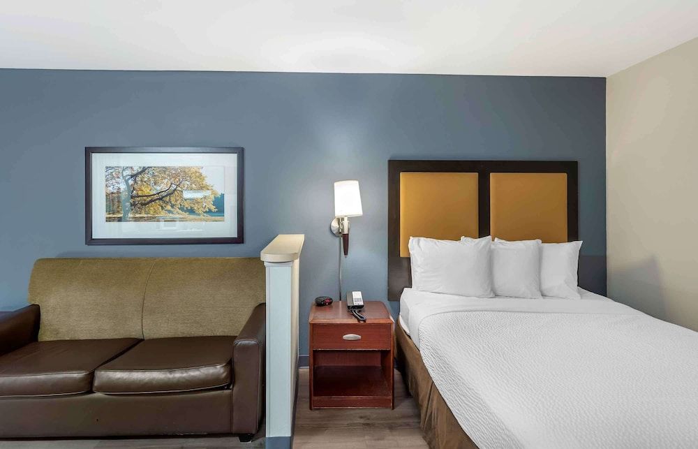 Deluxe Studio, 1 Queen Bed with Sofa bed, Non Smoking