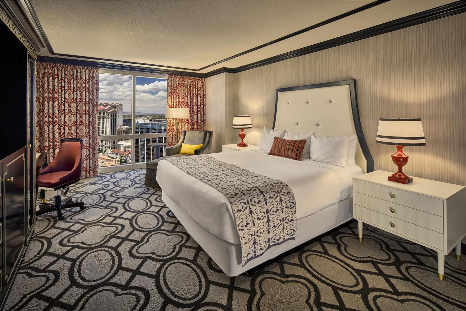 Bordeaux South Strip View Room King