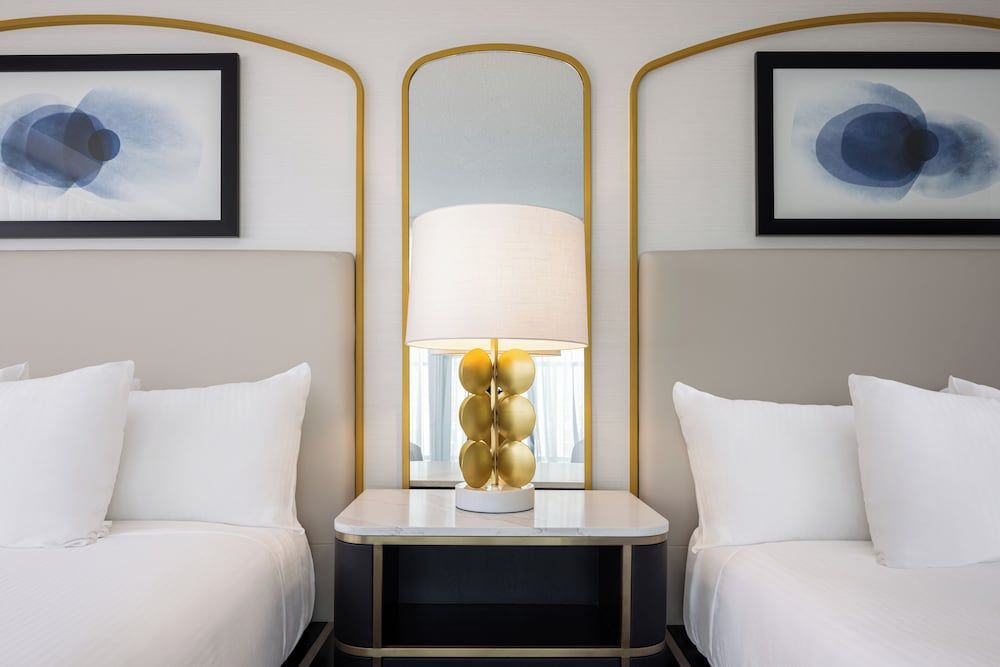 Versailles Pool View Room 2 Queens
