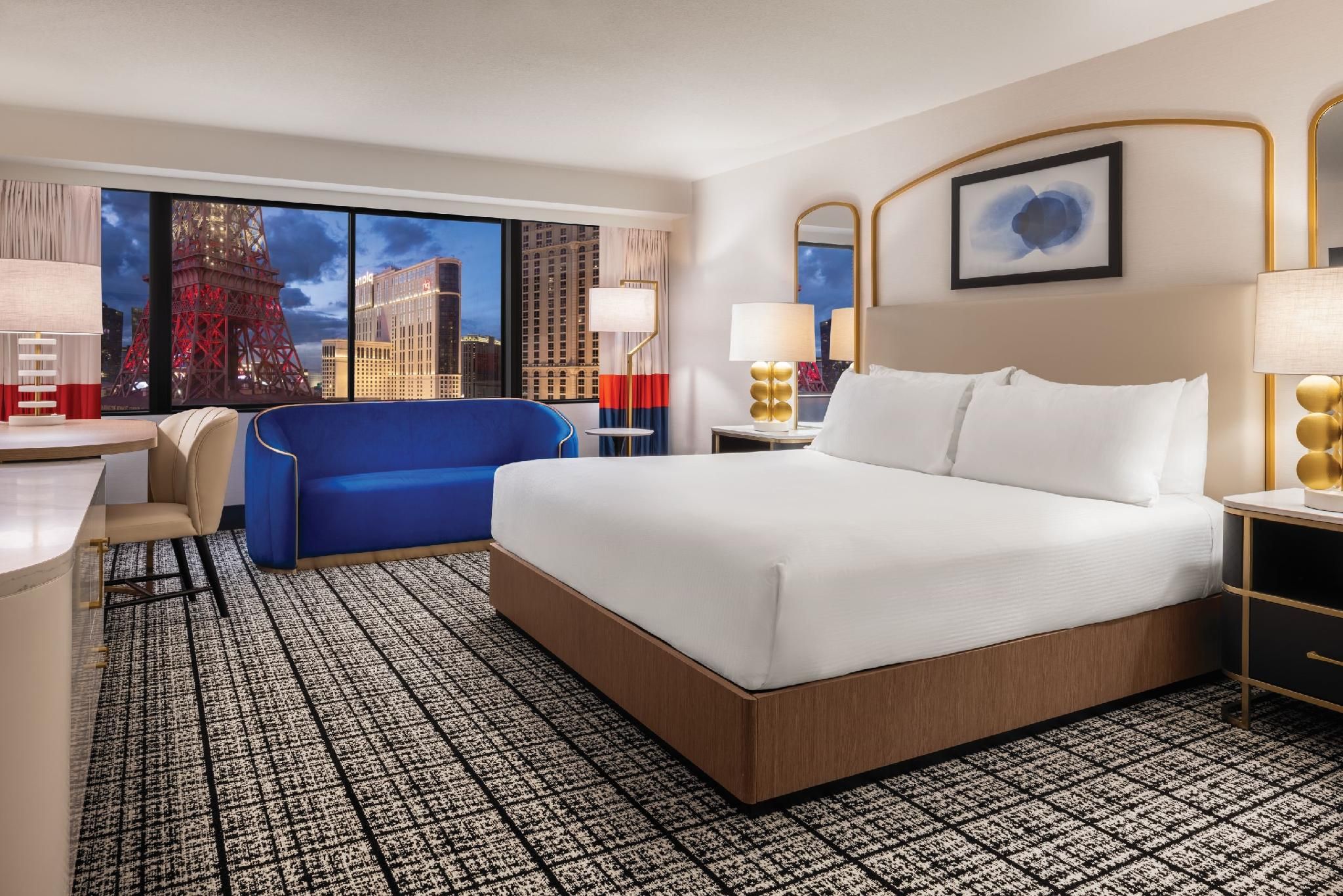 Versailles Pool View King Room - Non-Smoking