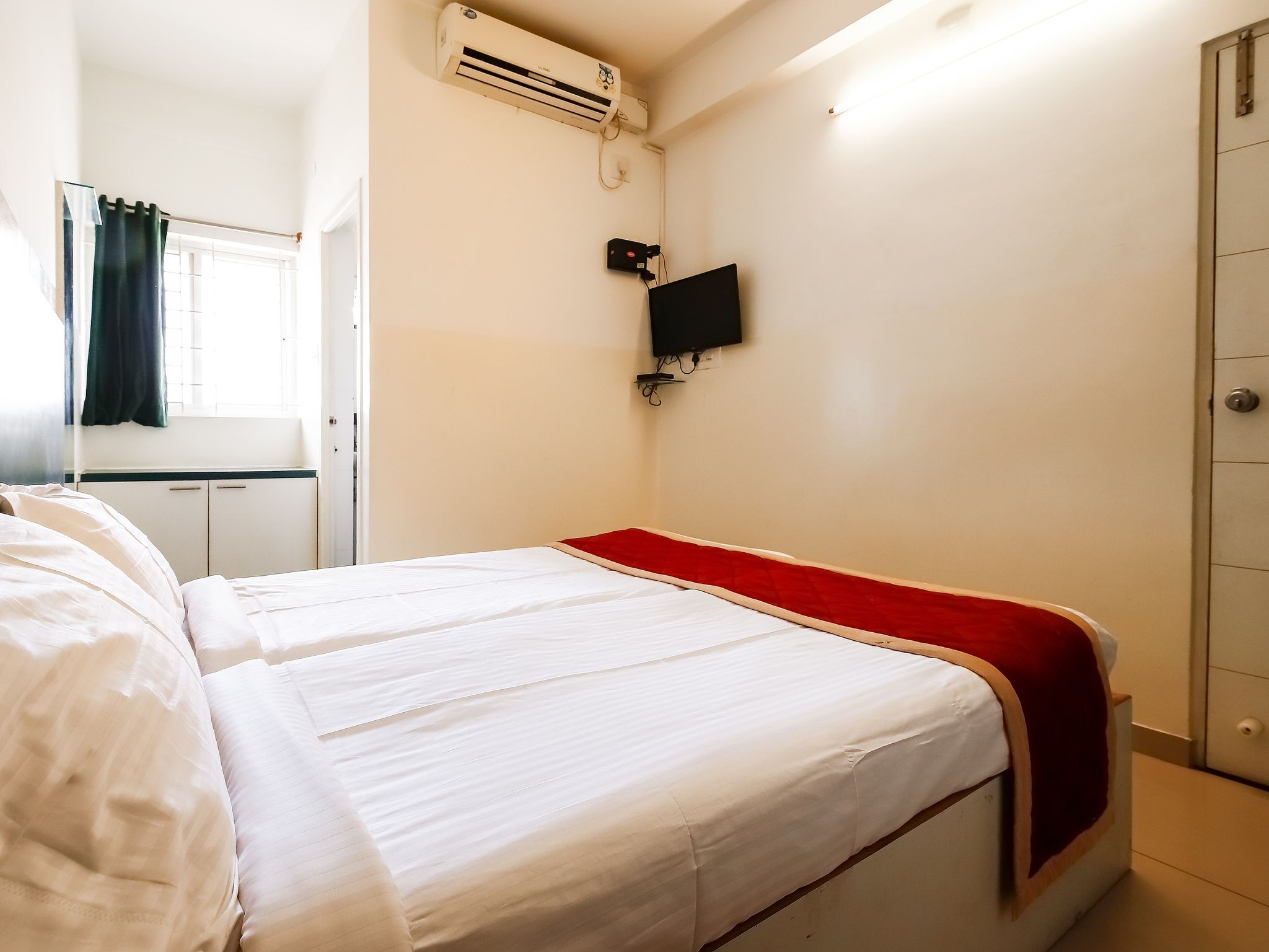 SAP Golden Grande Standard AC Room Twin Bed 12