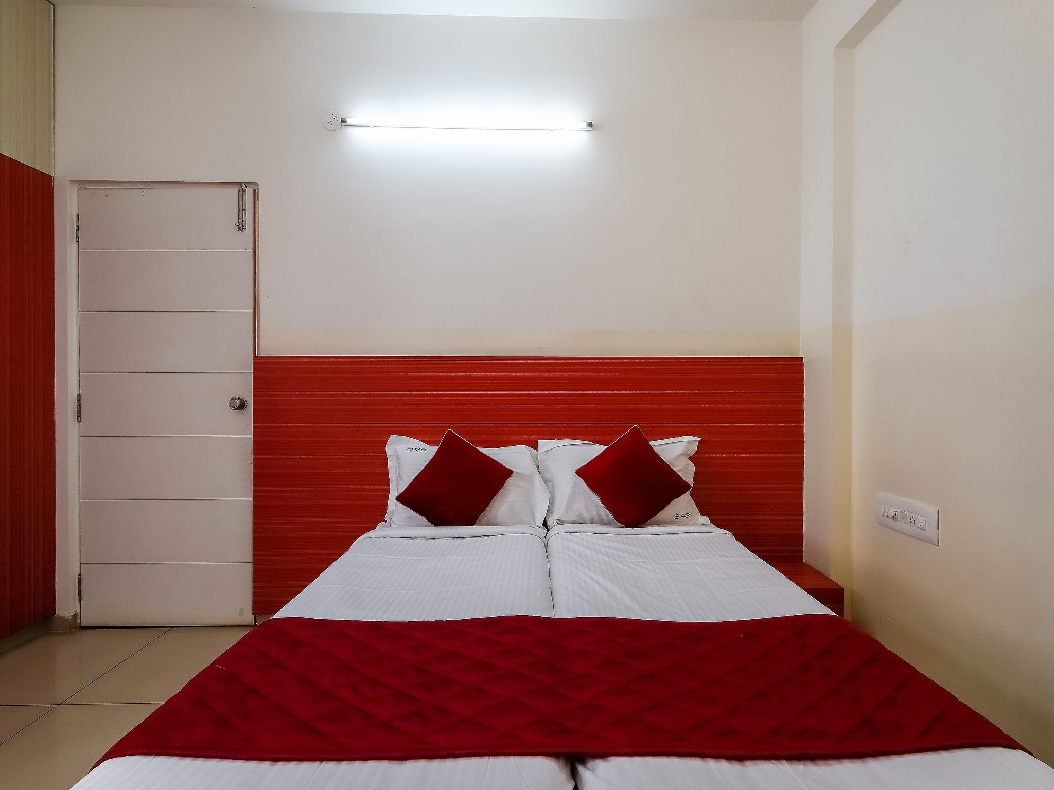 SAP Golden Grande Superior Suite 7