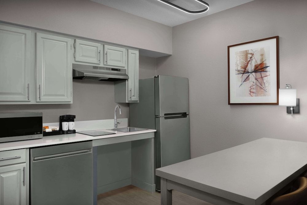 Suite, 1 King Bed, Accessible, Bathtub