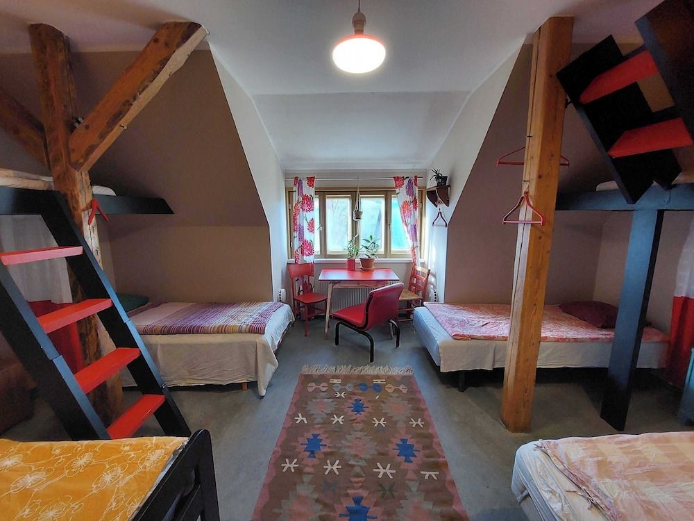 Looming Hostel Traditional Shared Dormitory, Women only 2