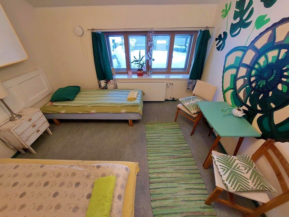 Looming Hostel Classic Double or Twin Room 3